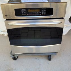 GE Profile Built-in Convection Oven. 