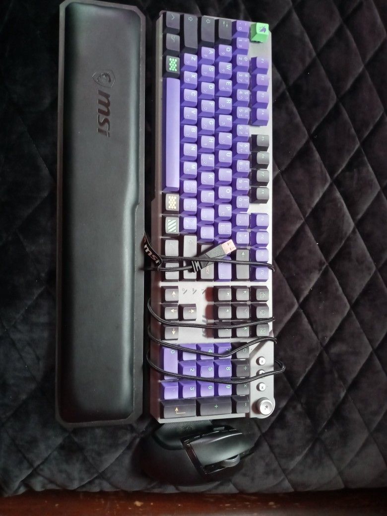 MSI Gaming Mechanical Keyboard And Razer Mouse