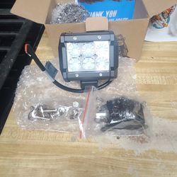 N I L I G H T  L.E.D. 12 VOLT  LIGHT PODS ( NEW IN BOX ).