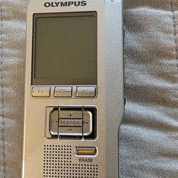 Dictaphone Olympus DS-2400 Digital Recorder With Cable 