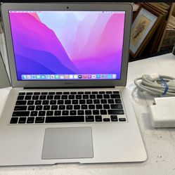 13” Apple MacBook Air Core i5 256GB + Charger 