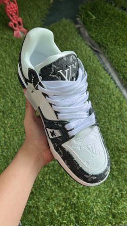 White/Black Trainers (❗️READ DESCRIPTION)
