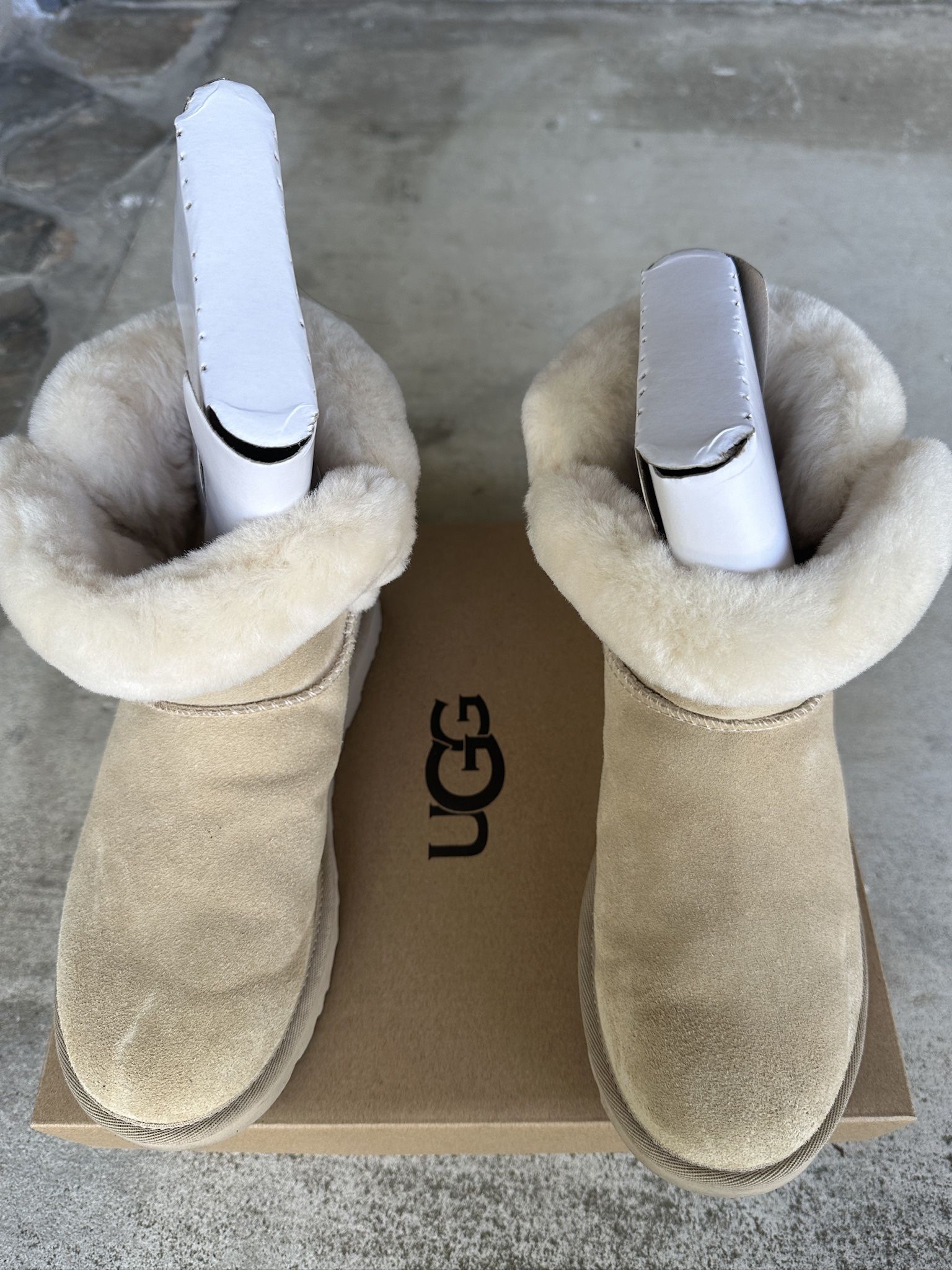 UGG BOOTS