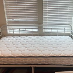 Daybed With Mattress 