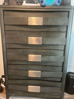 Dresser