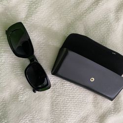 Trendy Black Glasses