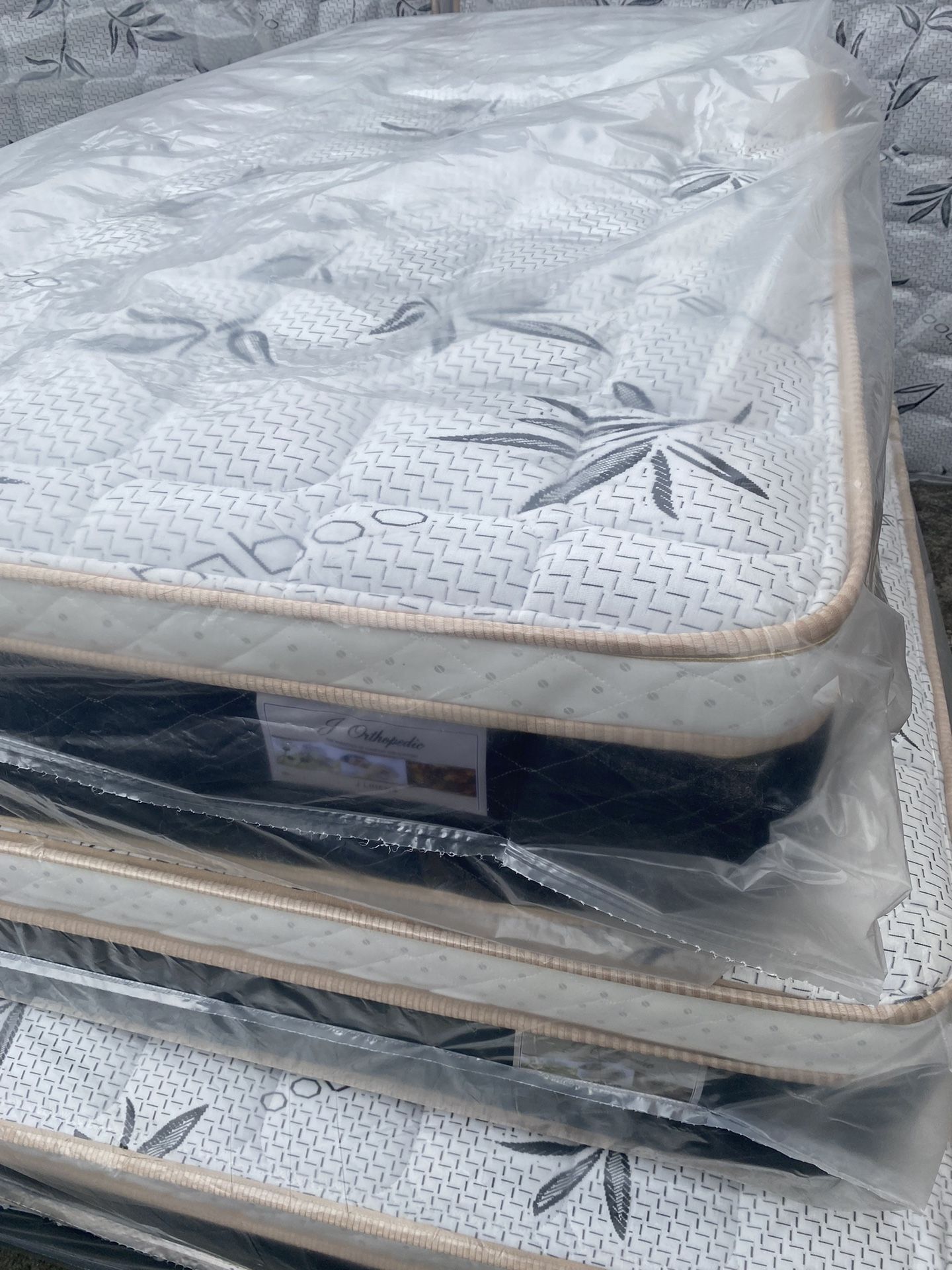 😴Mattress🥱 ✨Pillow top ✨12” inches tall 💥Queen $199 💥Full $180 💥Twin $150 💥King $330 💥Cal king $330 💥Delivery available🚛