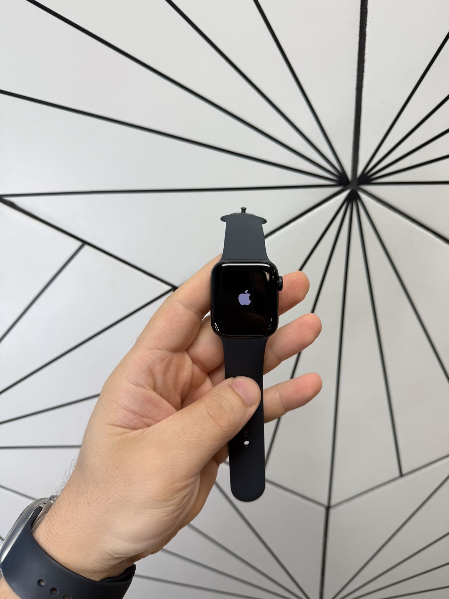 Apple Watch SE 2nd Gen 40mm LTE New with Apple care till March 2026