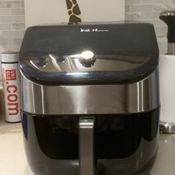 Instant pot vortex air fryer plus 6 quarts. Full functions but the digital number missing some dot (see the pictures. should be 400, 00:11). Pick up i