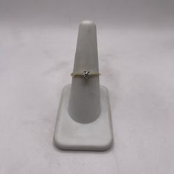 14kt Gold Engagement Style Ring w/ Simple Design 