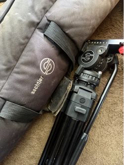 Camera tripod