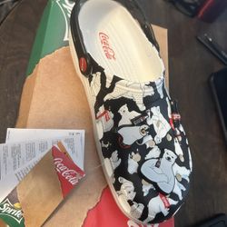 Crocs Men  Size 10  Women 12