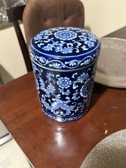 New pier one imports porcelain mandarin canister/jar + lid