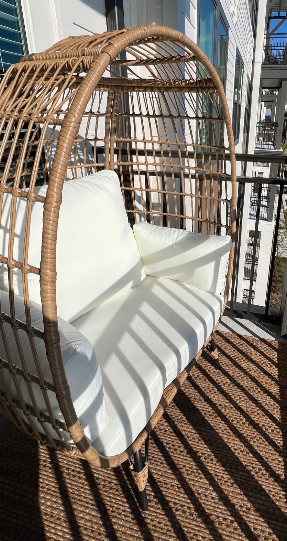 Wicker Egg Chair Outdoor/Indoor