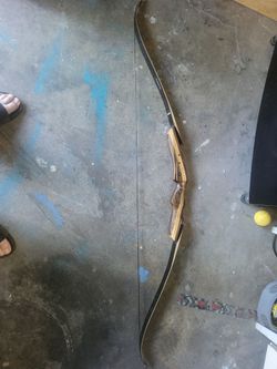 60" Southwest Archery bow and arrows