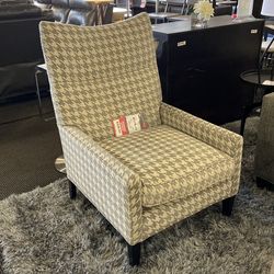 Cade chair