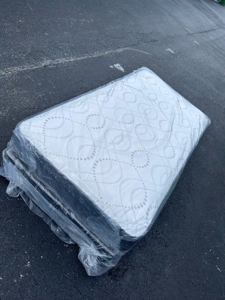 NEW TWIN SIZE SET MATTRESS AND BOX SPRING-2pcs