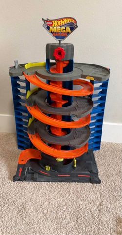 Hot Wheels Mega Garage Playset