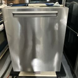 🔥 Miele 24” Dishwasher – Model G 7186 SCVi SFP – NEW 🔥