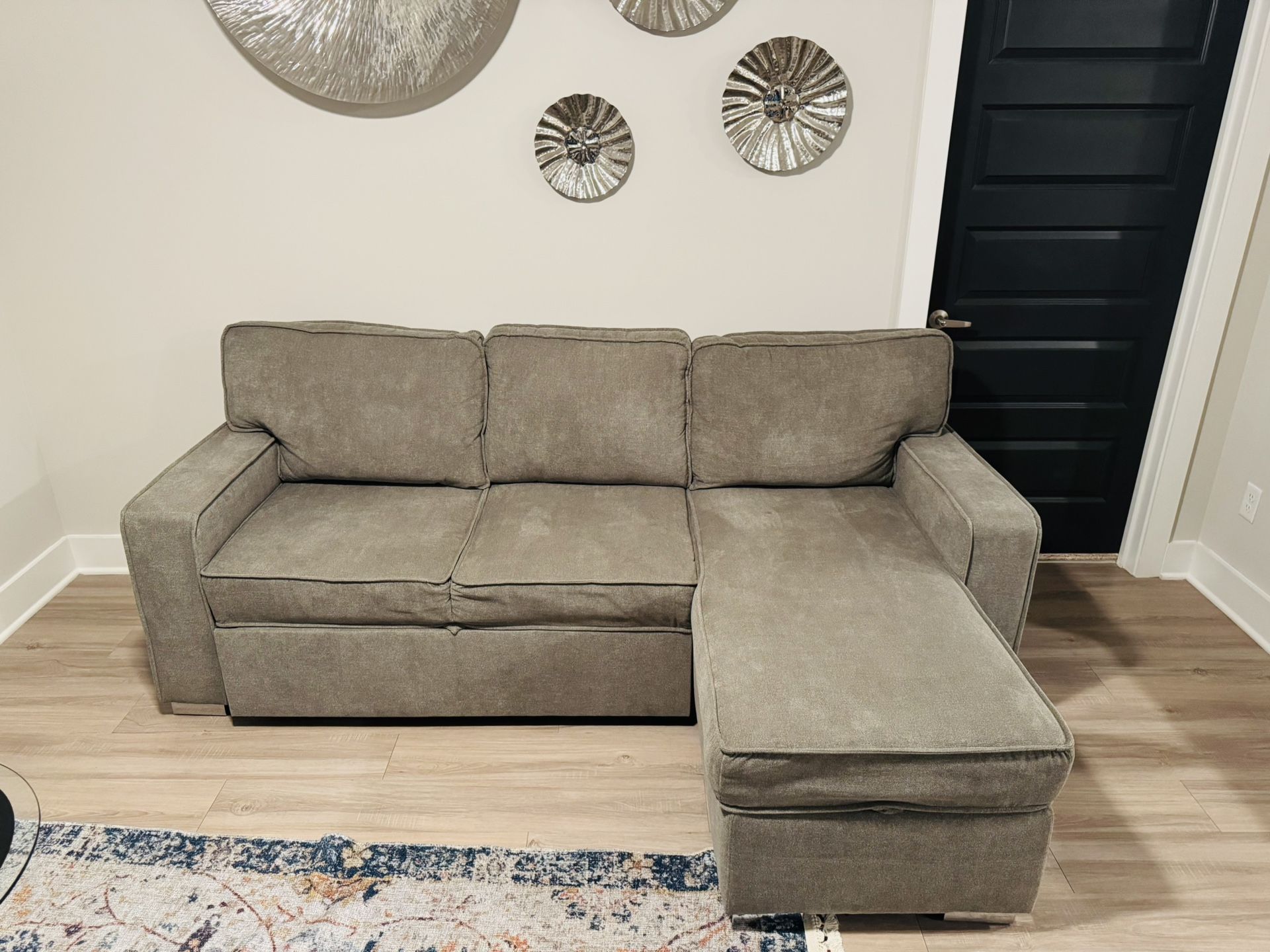 Meylin Gray right Sleeper Sectional