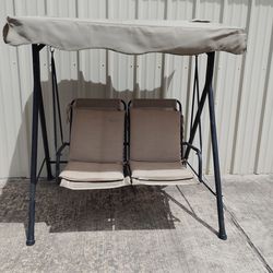 Swing canopy in great condition