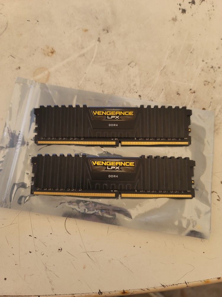 Corsair Vengeance 2400Mhz Ram 2x8GB