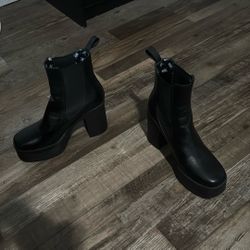 Lamoda Ankle Length Black Boot Size 8