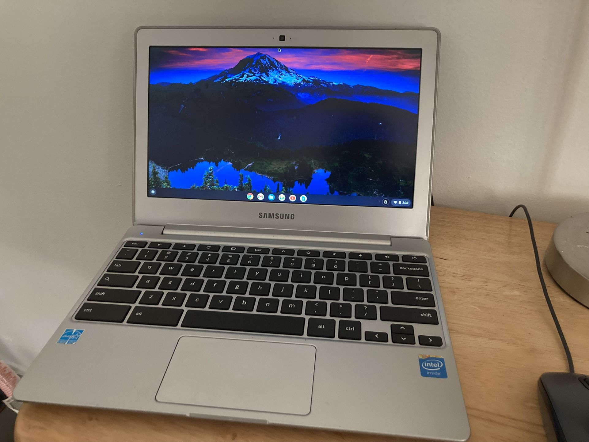Samsung Chrome Book Used But Great Condition $50
