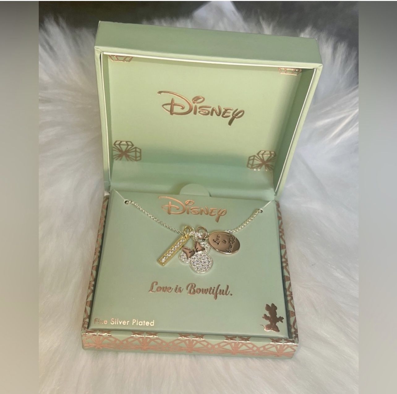 Disney - Minnie Mouse " Life is Bowtiful"  Charm tri-color Necklace (NIB)