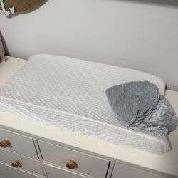 Munchkin Baby Changing Pad