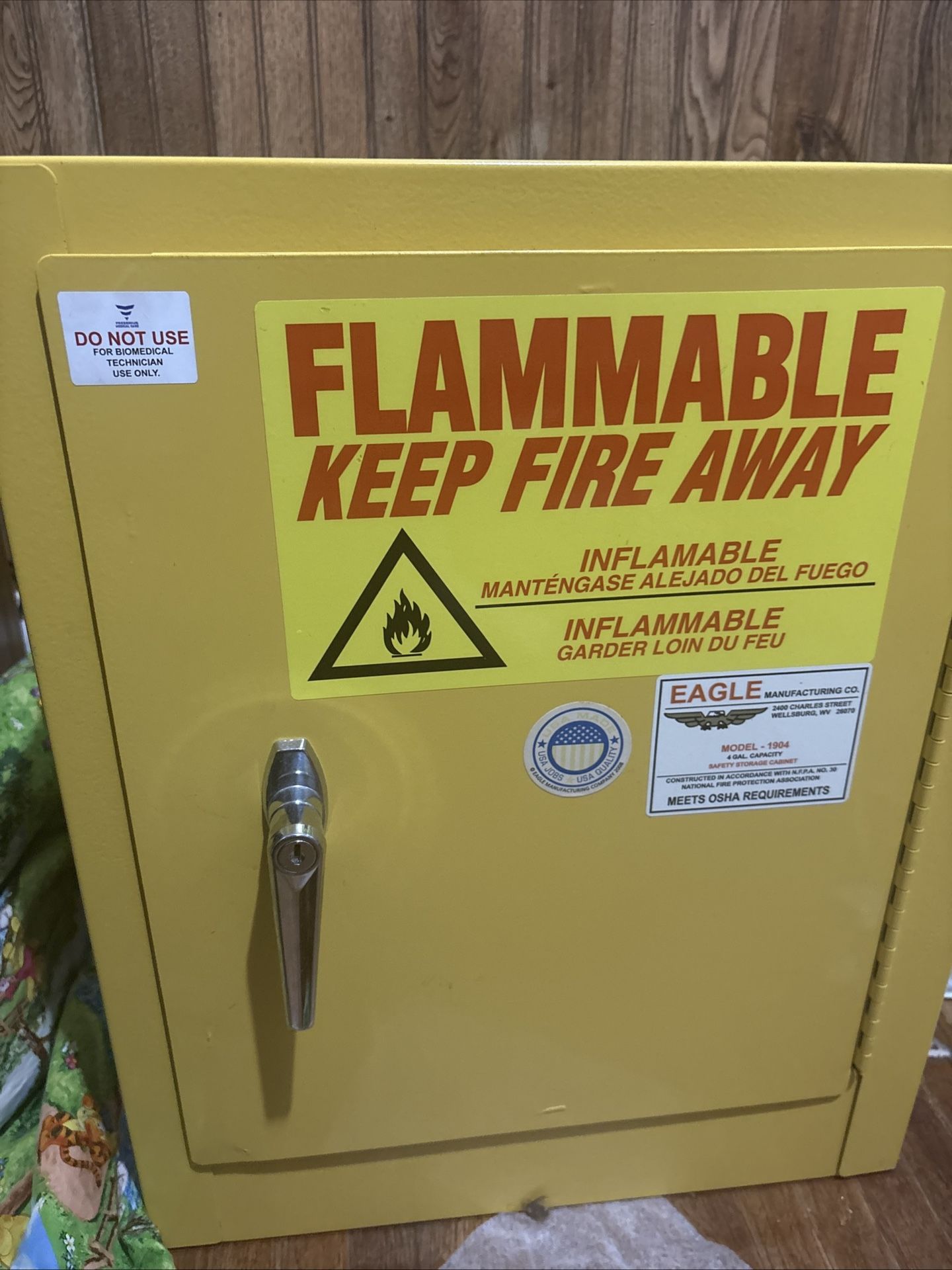 Eagle Model 1904 4 Gallon Safety Cabinet