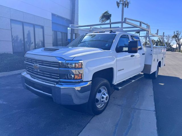 2017 Chevrolet Silverado 3500 HD Crew Cab & Chassis