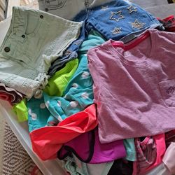 Tengo Esta Ropa De Niña 