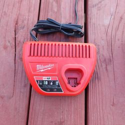 Milwaukee M12 battery charger