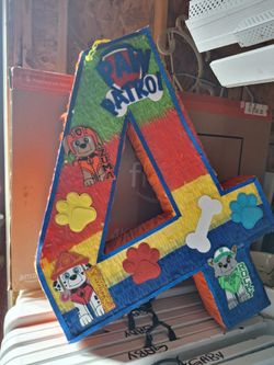 Paw patrol pin̈ata
