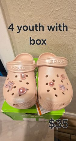 Girls crocs