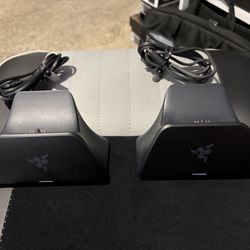 2 Razer PS5 charging docks