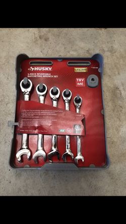 Ratcheting wrench set