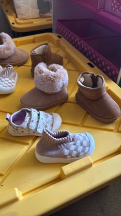 Toddler Girl 4T-5T shoes 4 pairs