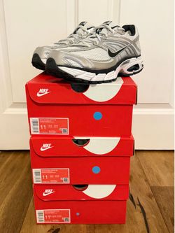 NIKE AIR MAX MOTO 2K