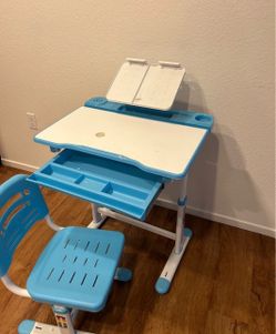 Kids desk