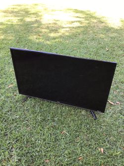 32” TCL Roku Smart LED TV HDTV 720p Flat Screen Black Television Home Room Essentials Movie TV Shows Video Games