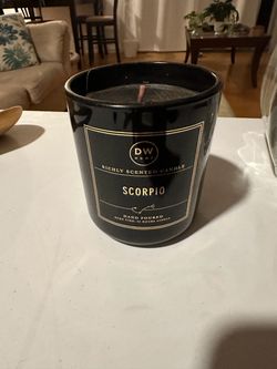 Scorpio Candle w/ 33 hr burn time