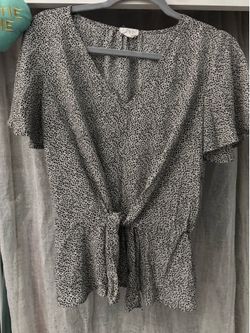 Women's top, brand sienna sky, size Small