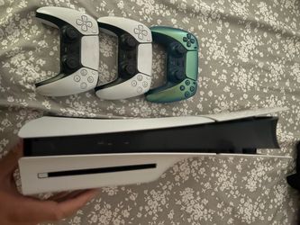 Ps5 with 3 controllers