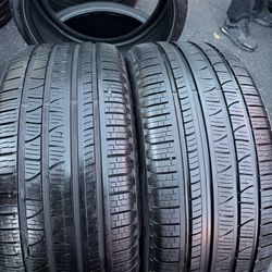 Par De Llantas Usadas En Muy Buenas Condiciones Marca Pirelli 285/45 R20 Instaladas Y Balanceadas Por El Mismo Precio 