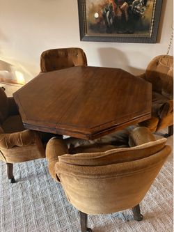 Game/card Table and 4 cushion Chairs