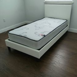 NEW TWIN-SIZE MATTRESS AND BOX SPRING 🆕️