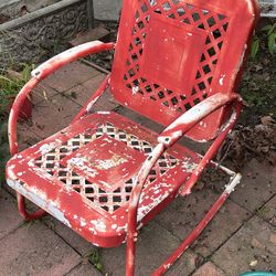 ♦️Vintage motel patio rocking chair with perforated back, c. 1940s–1950s♦️