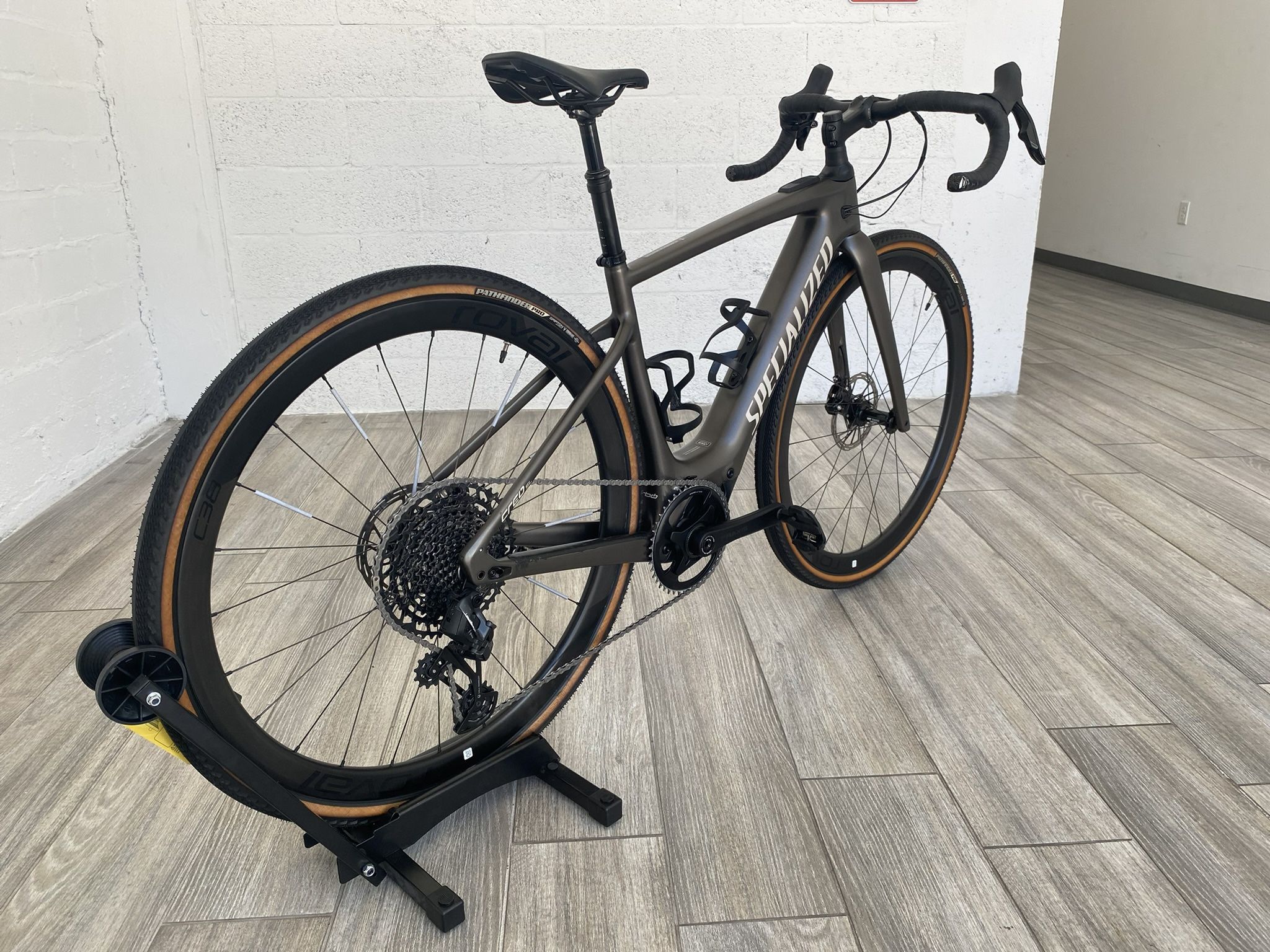Used 2022 Specialized Creo SL Expert EVO - Electric Road & Gravel Bike (great Conditions)